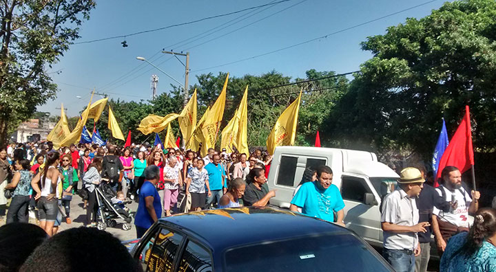 Protestos contra a paralização da obra do Hospital da Brasilândia.