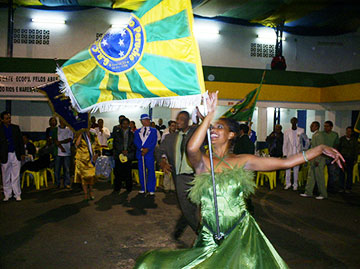 Passista da Unidos do Peruche.