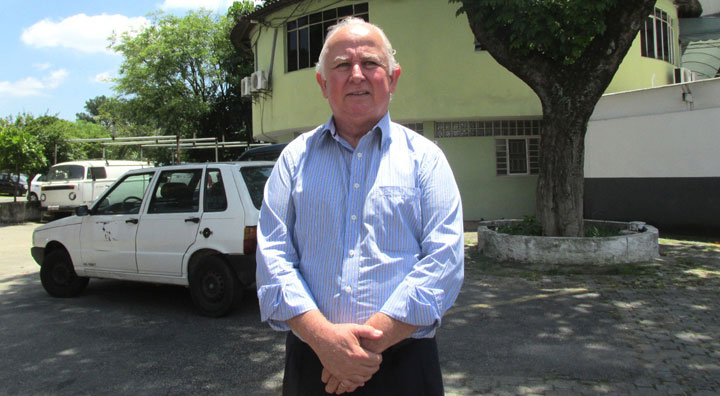Paulo Cahim, na prefeitura regional.