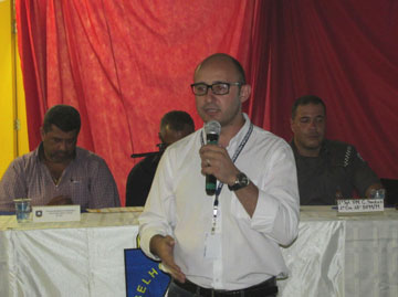 Prefeito regional Roberto Godoi.