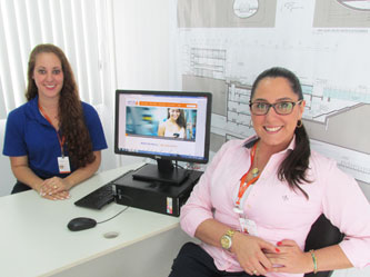 Viviane e Fabiana, da equipe de comunicação.
