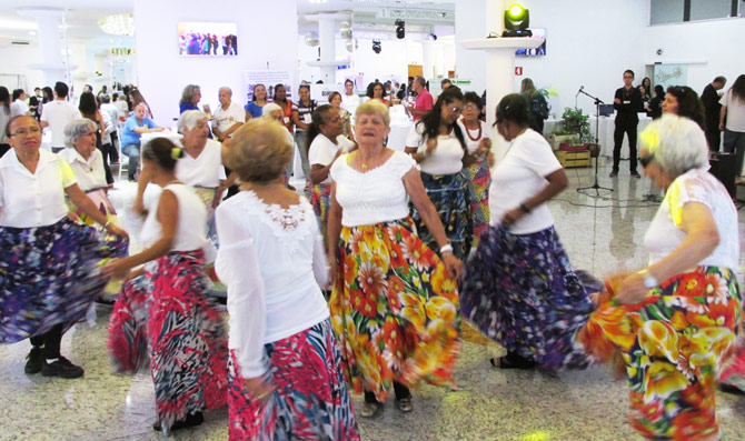 Grupo de Danças Brasileiras, do Centro Social Salette.