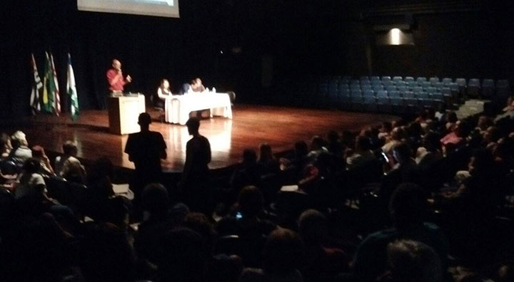 Momento da audiência no CEU Jaçanã.