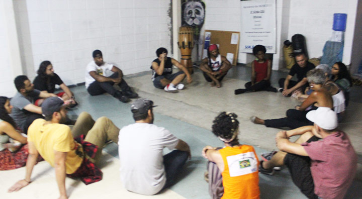 Roda de conversa sobre a abolição da escravatura.