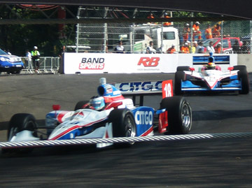 Formula Indy nas ruas do bairro.