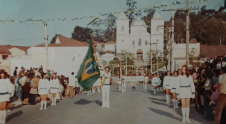 Desfile na rua Maria Amália Lopes de Azevedo na década de 1970.