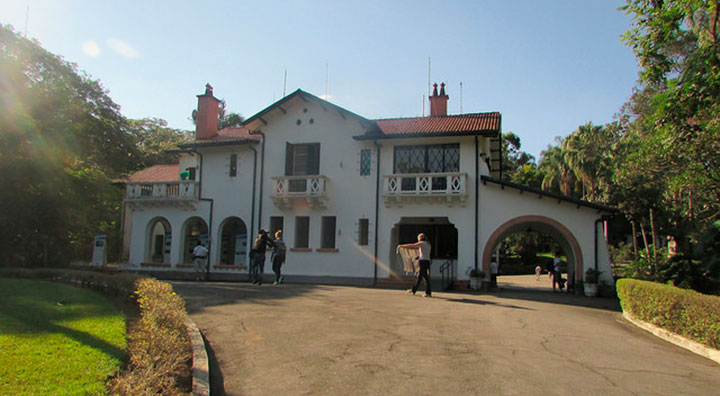 Vista do ex-Palácio de Verão, no passado usado pelos governadores do estado.