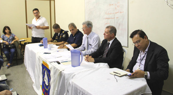 Mesa da reunião do CONSEG Vila Maria.