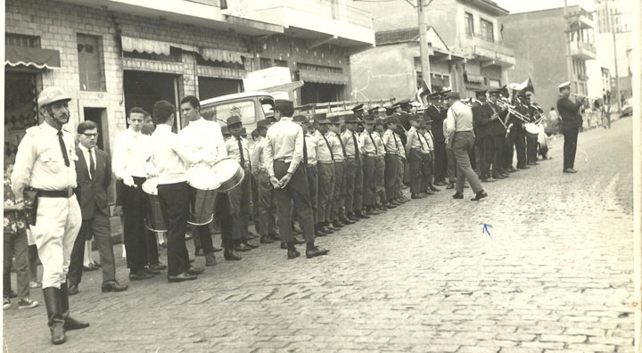 Desfile dos Patrulheiros Mirins da SORAVIM, na av. N. Sra. do Loreto, em 28/04/1969.