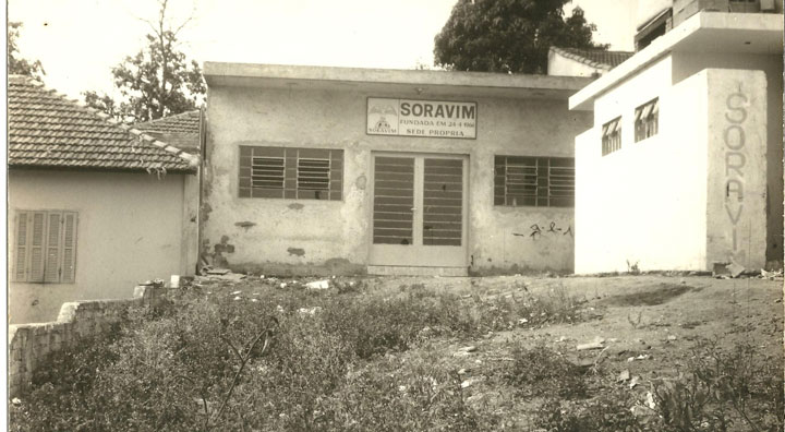 1975: começo da sede própria da entidade, na rua Ataliba Viera 1033.