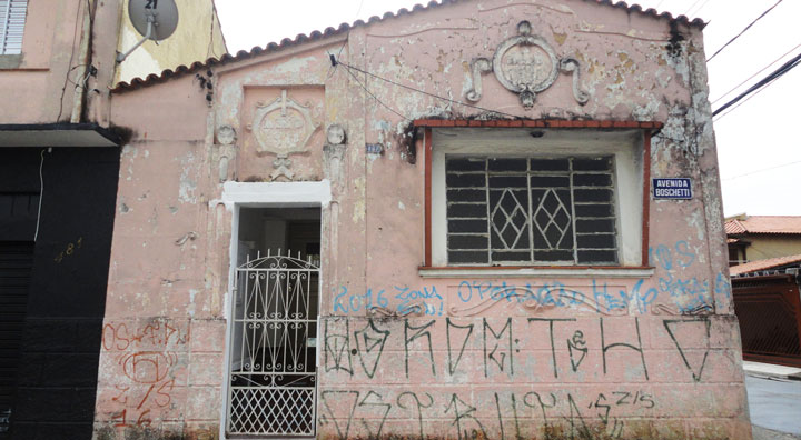 Casa de 1912 na avenida Boschetti, Vila Medeiros.